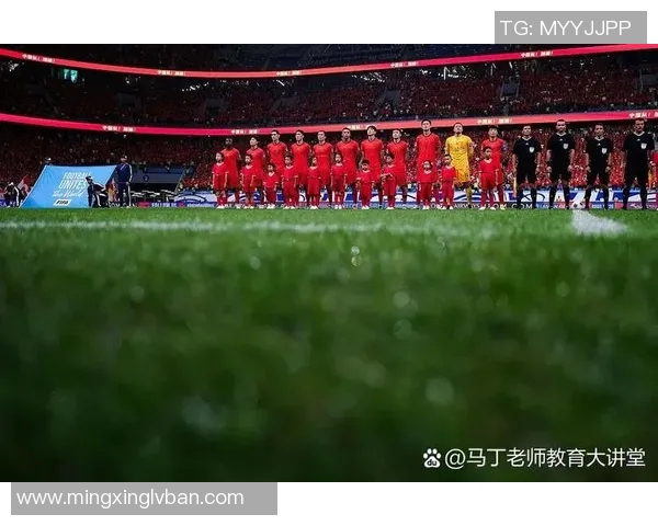 足球明星之间的恩怨情仇揭示了竞技场上的不屈精神与复仇心理